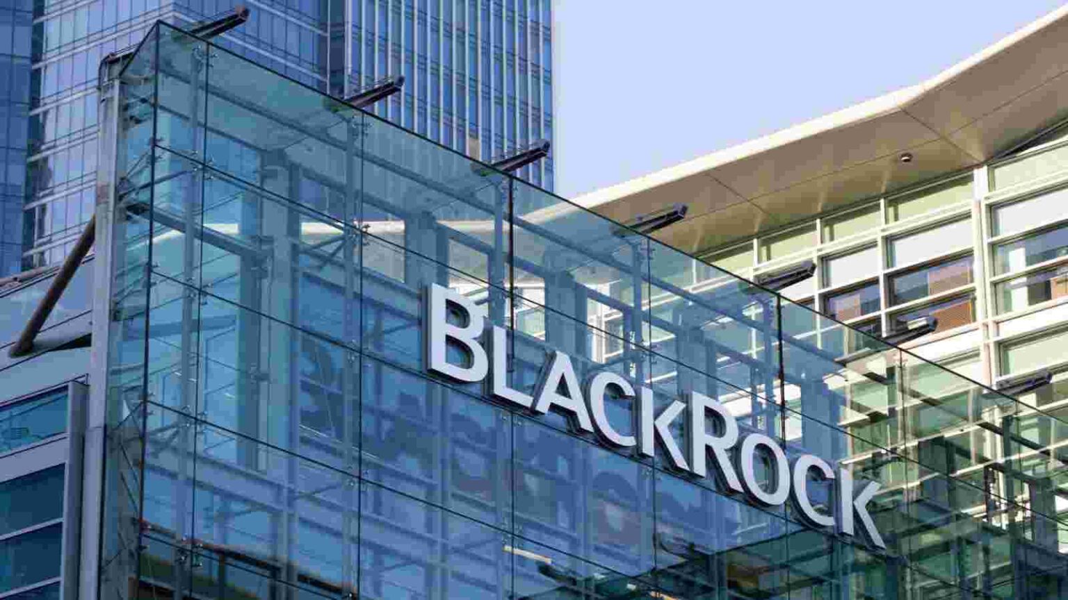 BlackRock scooped up over $1.8 billion of these cryptocurrencies in a week